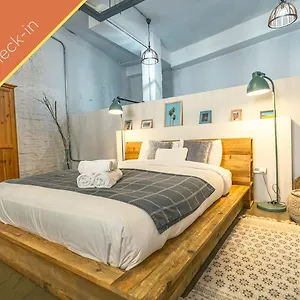 Loft-style Ground Floor Flat Apartamento
